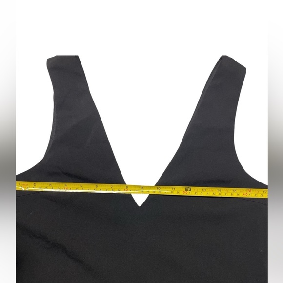 Elegant Black Scalloped Hem Dress - Picture 9 of 9